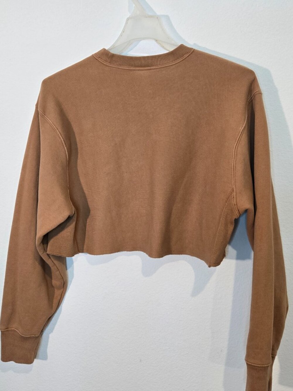 Champion cropped crew neck sweatshirt size M tan khaki light brown purple logo u - Picture 4 of 6